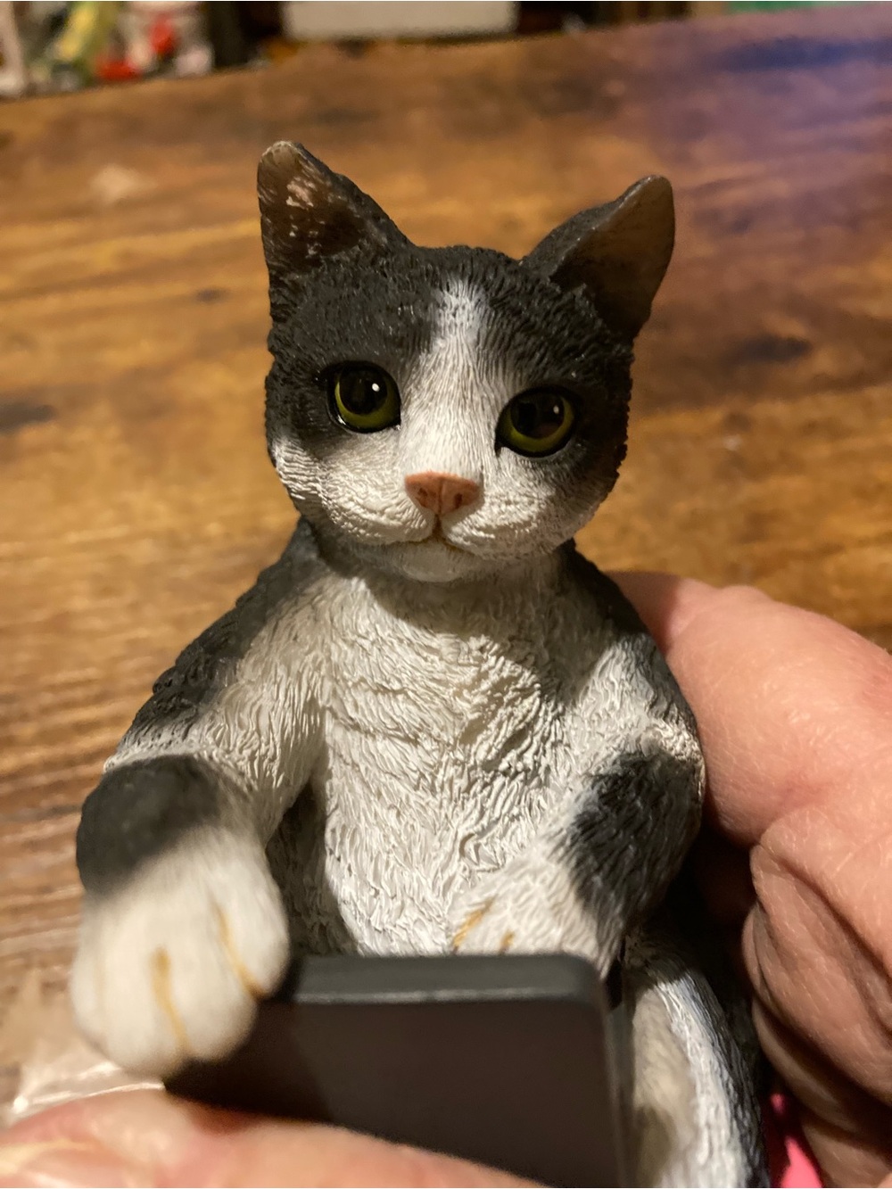 Heavy resin shelf sitter - Picture 6 of 6
